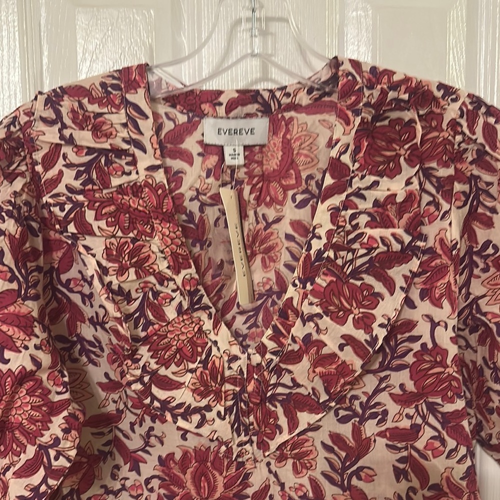 Evereve NWT Ari Ruffle Collar V neck Blouse - Picture 4 of 15